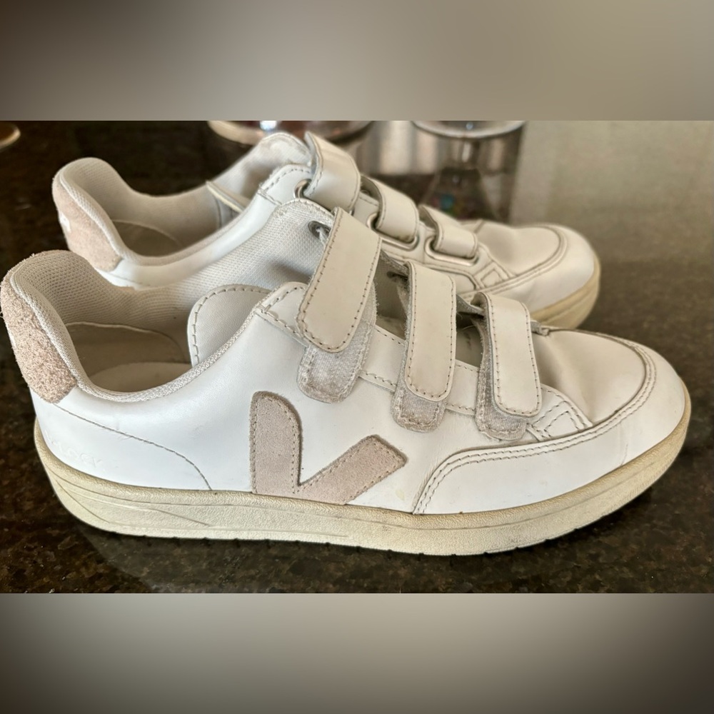 Velcro Vejas sneakers